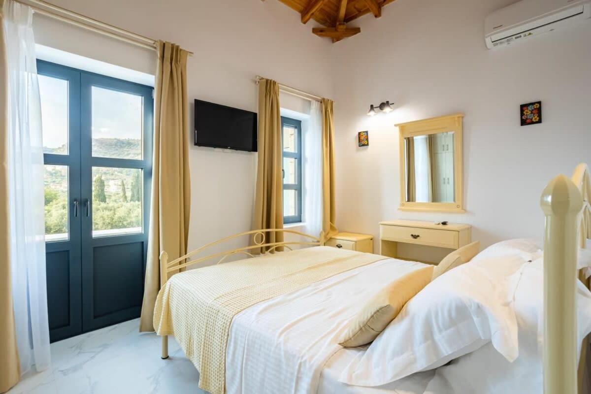 Mani Stone Built Home A Breath Away To The Sea Stoupa Exterior photo